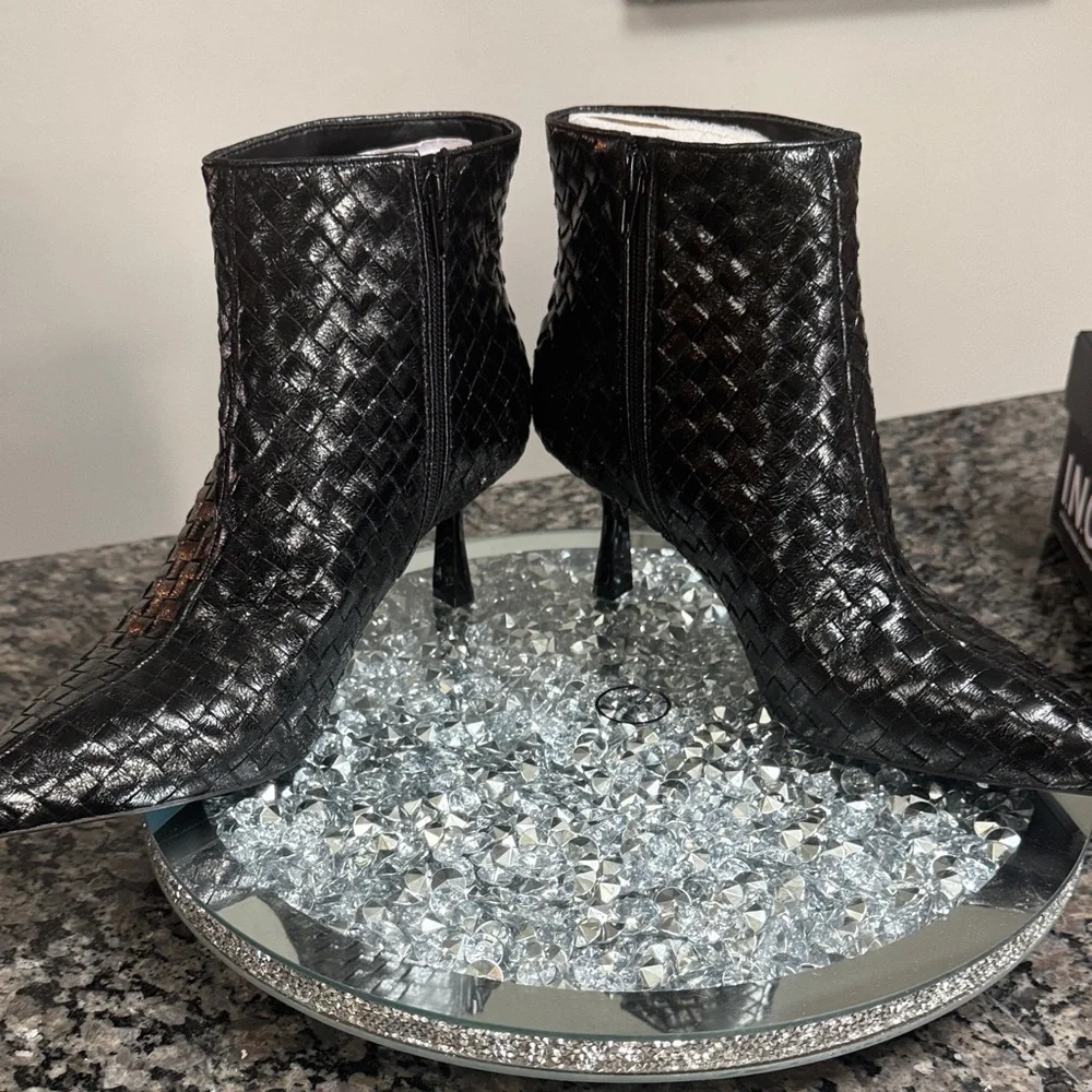 INC International Concepts Black woven Textured Ankle Booties NWT 10.5